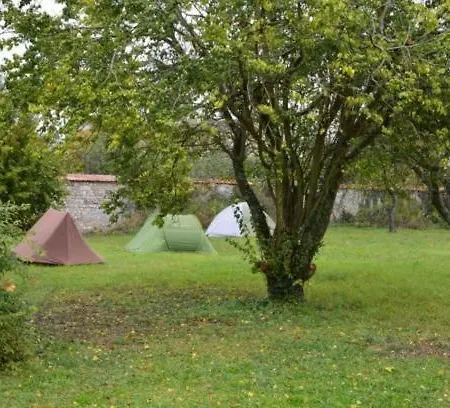 Campsite Fontaineblhostel & Near Fontainebleau *